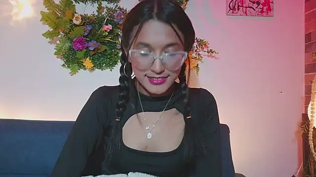 luna valen online show from 6, 3, 2026