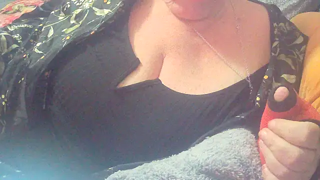 Playful MILF Demi online show from 22, 10, 2025