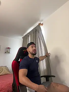 Ezzio Scolaro online show from 6, 11, 2025