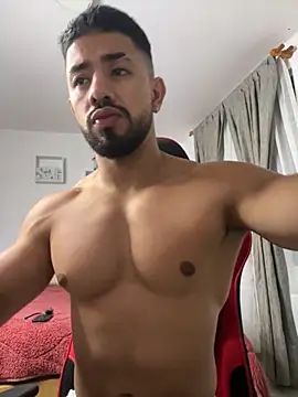 Ezzio Scolaro online show from 3, 2, 2026