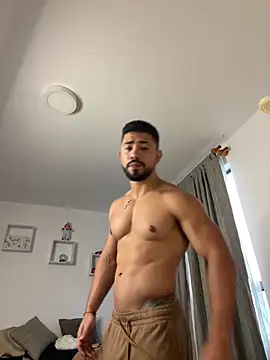 Ezzio Scolaro online show from 4, 3, 2026