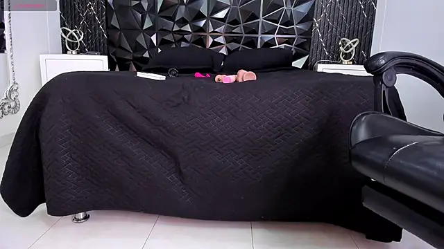 ScarletEvanss  online show from 25, 4, 2026