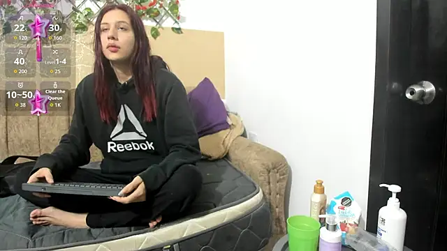 Snapshot of iisabella09 chatting on 22, 12, 2025 iisabella09 online show from 22, 12, 2025