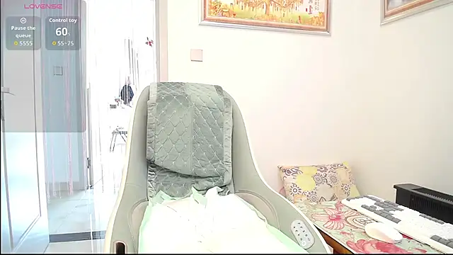 Snapshot of selinajuan chatting on 15, 12, 2025 selinajuan online show from 15, 12, 2025