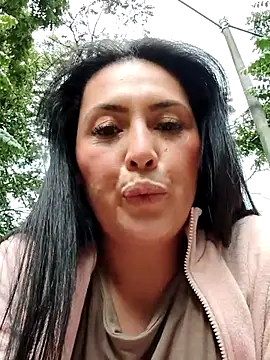 Snapshot of Nina-Velour chatting on 7, 10, 2025 Nina-Velour online show from 7, 10, 2025
