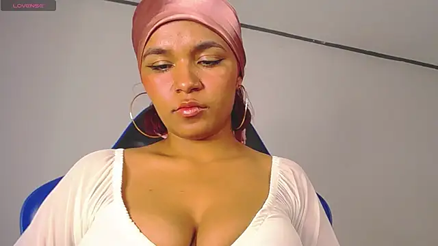 Snapshot of AAfrodithaa chatting on 24, 10, 2025 AAfrodithaa online show from 24, 10, 2025