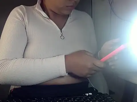 Snapshot of Agatha_milk24 chatting on 11, 10, 2025 Agatha milk24 online show from 11, 10, 2025