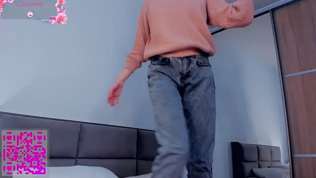 LorrieDegonia online show from 13, 10, 2025