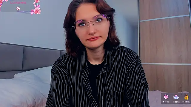 LorrieDegonia online show from 14, 10, 2025