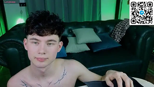 Cute Mike online show from 25, 2, 2026