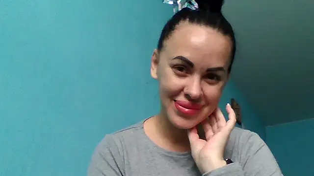 Snapshot of Stefaniyaxq chatting on 5, 10, 2025 Stefaniyaxq online show from 5, 10, 2025