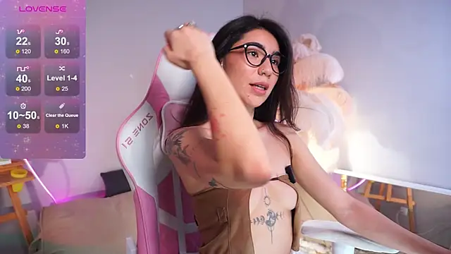 Snapshot of YokoKoko_ chatting on 22, 11, 2025 YokoKoko online show from 22, 11, 2025