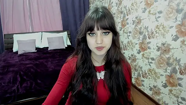 TiffanyYounge online show from 14, 10, 2025