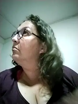 Snapshot of -saraqueen- chatting on 11, 11, 2025 -saraqueen- online show from 11, 11, 2025