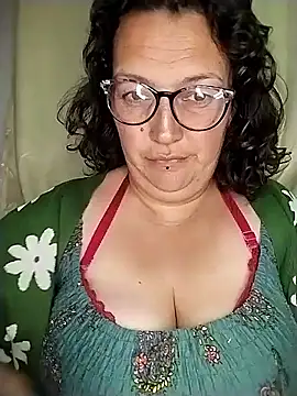 Snapshot of -saraqueen- chatting on 16, 11, 2025 -saraqueen- online show from 16, 11, 2025