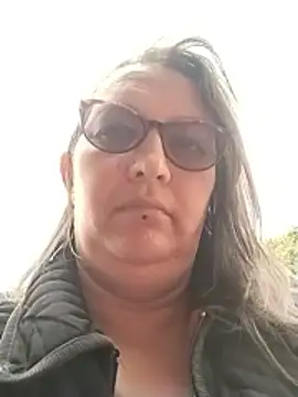 Snapshot of -saraqueen- chatting on 3, 12, 2025 -saraqueen- online show from 3, 12, 2025