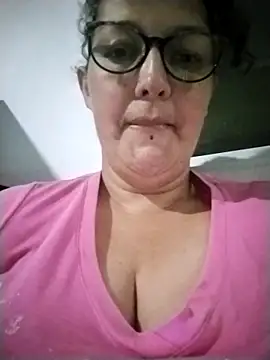 Snapshot of -saraqueen- chatting on 19, 12, 2025 -saraqueen- online show from 19, 12, 2025