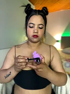 Emmi boobs online show from 9, 10, 2025