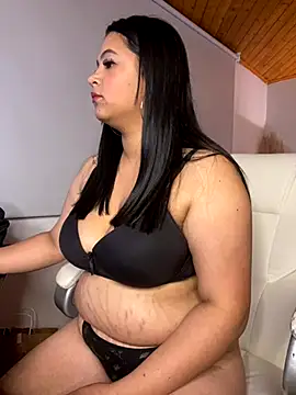 Emmi boobs online show from 11, 10, 2025