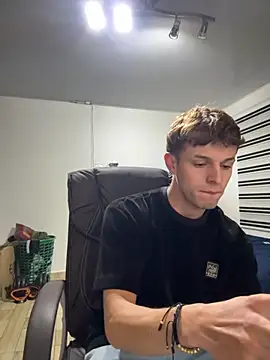 Snapshot of noah_red chatting on 6, 10, 2025 noah red online show from 6, 10, 2025