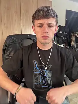 Snapshot of noah_red chatting on 8, 10, 2025 noah red online show from 8, 10, 2025