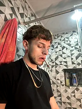 Snapshot of noah_red chatting on 12, 10, 2025 noah red online show from 12, 10, 2025