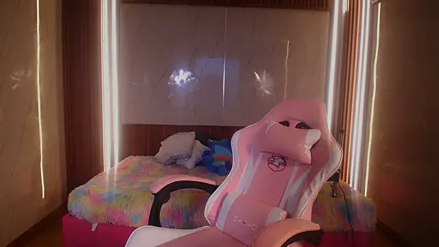 Snapshot of Eva_Feller69 chatting on 16, 12, 2025 Eva Feller69 online show from 16, 12, 2025