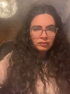 Snapshot of luciamaria01 chatting on 10, 10, 2025 luciamaria01 online show from 10, 10, 2025