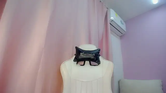 Snapshot of cielooo_ chatting on 9, 4, 2026 cielooo online show from 9, 4, 2026