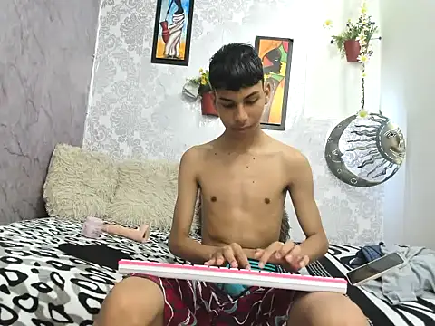 sexyboys cutex18 online show from 9, 11, 2025