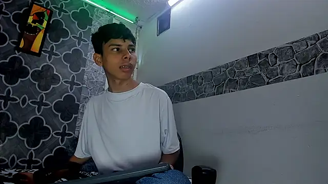 sexyboys cutex18 online show from 7, 2, 2026