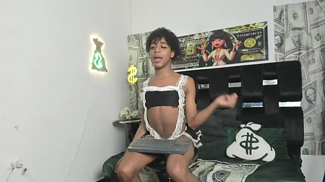 Snapshot of Brunette_Latinas chatting on 14, 10, 2025 Brunette Latinas online show from 14, 10, 2025
