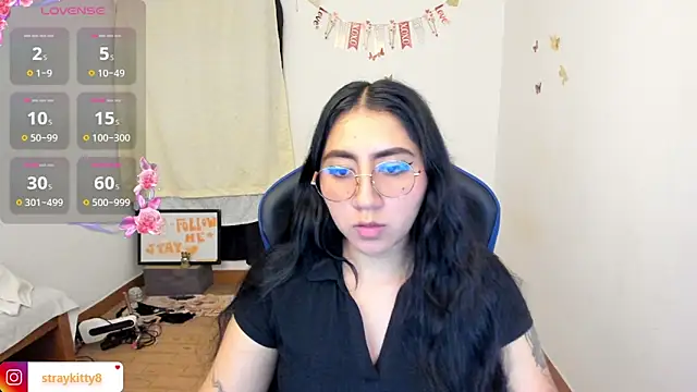 Snapshot of LoveLyy- chatting on 7, 6, 2026 LoveLyy- online show from 7, 6, 2026