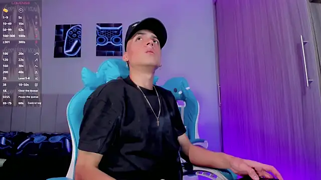 Snapshot of lopez_and_jesus chatting on 10, 10, 2025 lopez and jesus online show from 10, 10, 2025