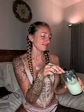 Snapshot of OpheliaRox chatting on 17, 10, 2025 OpheliaRox online show from 17, 10, 2025