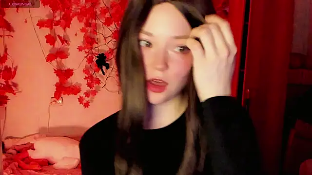 HoneyDazzle online show from 5, 10, 2025