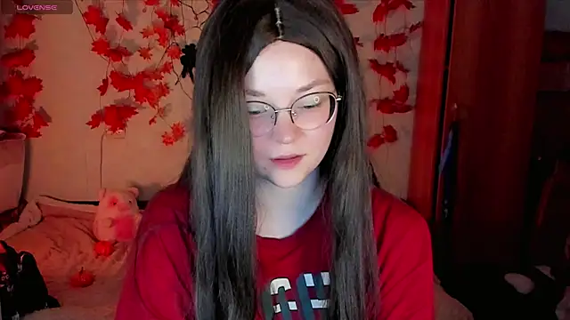 HoneyDazzle online show from 10, 10, 2025