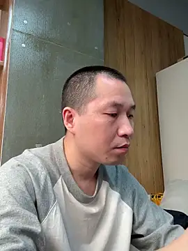 yichengm online show from 7, 10, 2025