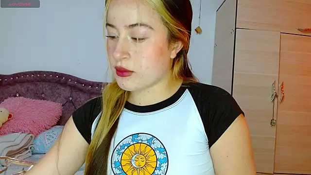 Snapshot of Hanssel_tess chatting on 10, 10, 2025 Hanssel tess online show from 10, 10, 2025