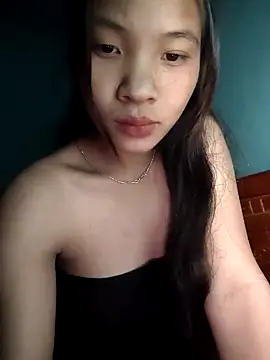 Snapshot of LeyLya chatting on 13, 11, 2025 LeyLya online show from 13, 11, 2025