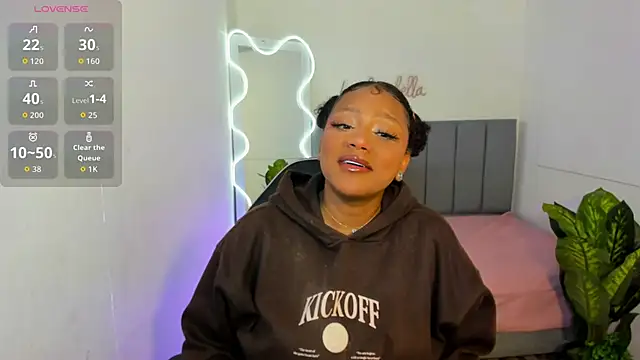 THIANA TAY online show from 18, 10, 2025