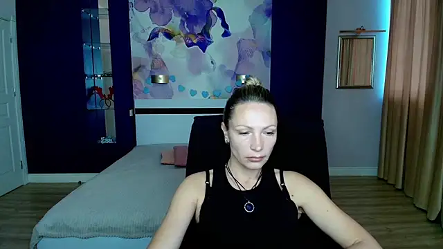 Snapshot of AlinaMoor chatting on 11, 10, 2025 AlinaMoor online show from 11, 10, 2025