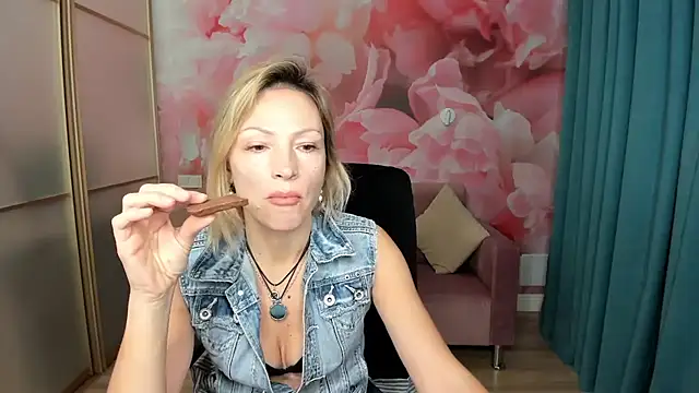 AlinaMoor online show from 1, 12, 2025