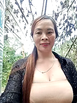 Snapshot of lucky774- chatting on 22, 10, 2025 lucky774- online show from 22, 10, 2025