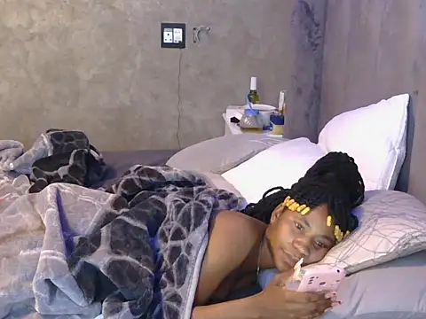 Snapshot of petite_queenx chatting on 15, 10, 2025 petite queenx online show from 15, 10, 2025