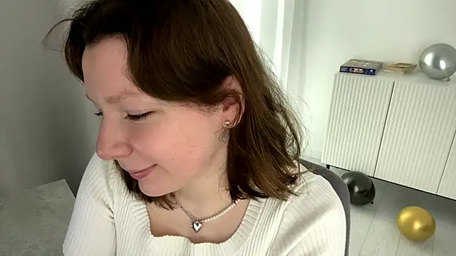 TamekiaSamii online show from 9, 11, 2025