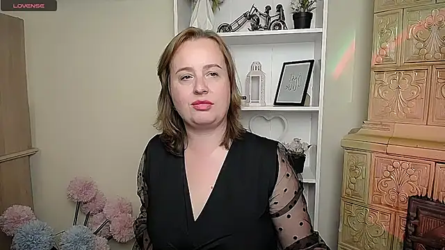 Snapshot of HelenFl chatting on 7, 10, 2025 HelenFl online show from 7, 10, 2025