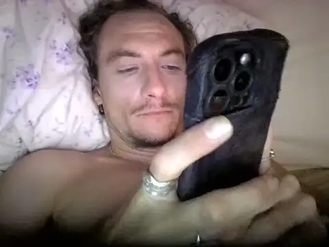 Snapshot of Dubbsssss chatting on 15, 7, 2026 Dubbsssss online show from 15, 7, 2026