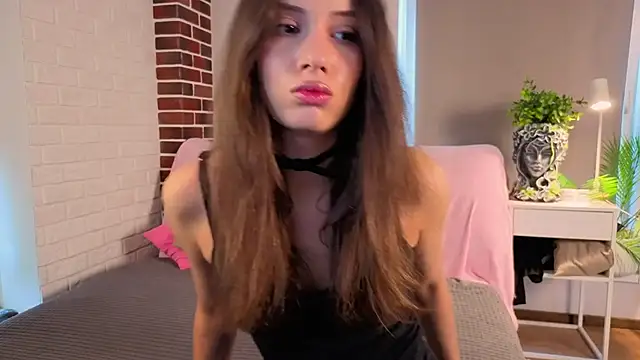 Snapshot of MissyHuf chatting on 29, 10, 2025 MissyHuf online show from 29, 10, 2025