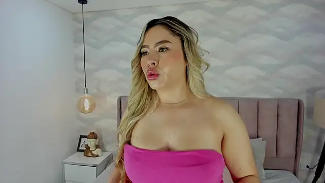 Snapshot of Katya_blonde chatting on 12, 10, 2025 Katya blonde online show from 12, 10, 2025